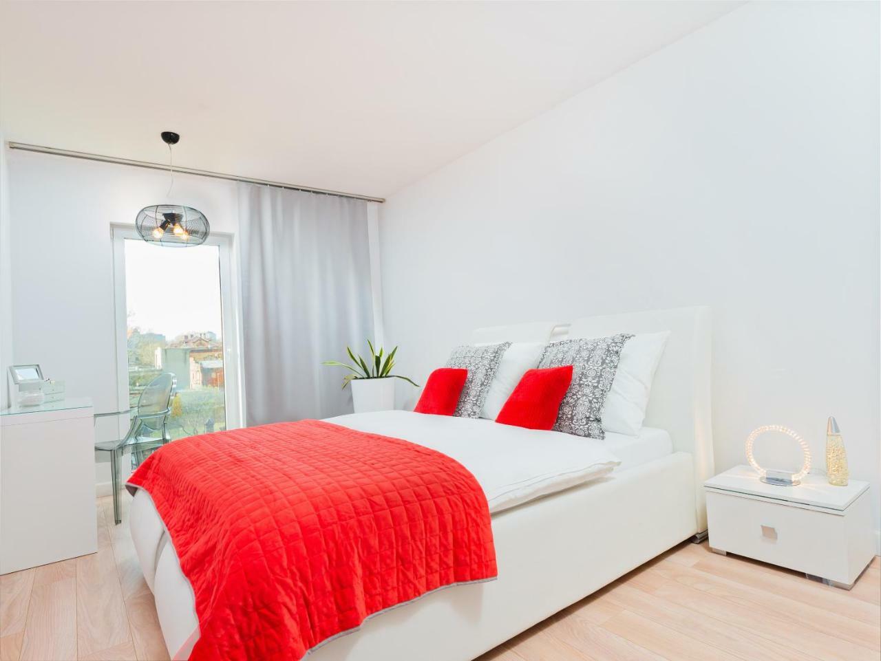 Apartamenty Homely Place - Parking 7 Poznań Exterior foto